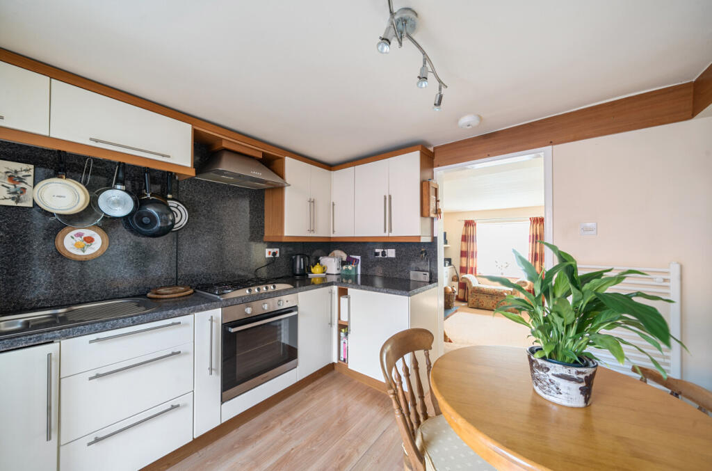 1340405-22-689f40...