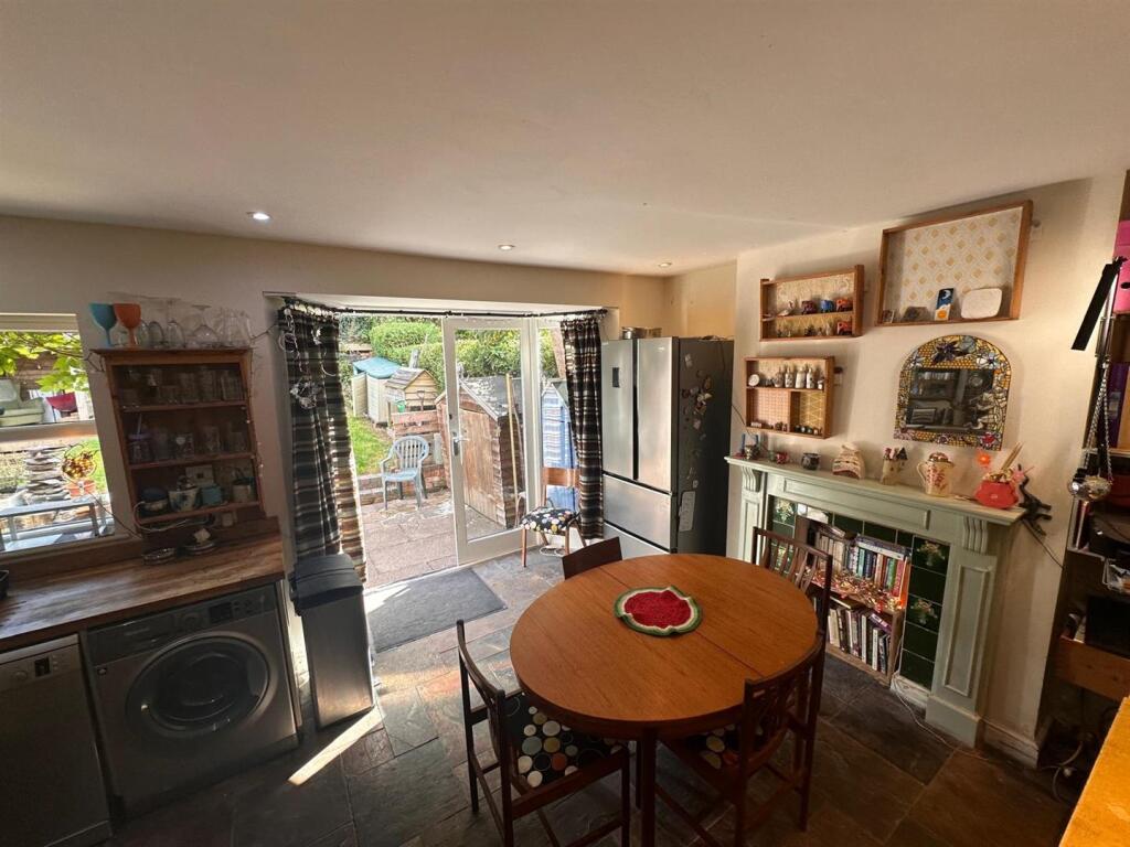 KITCHEN/DINER