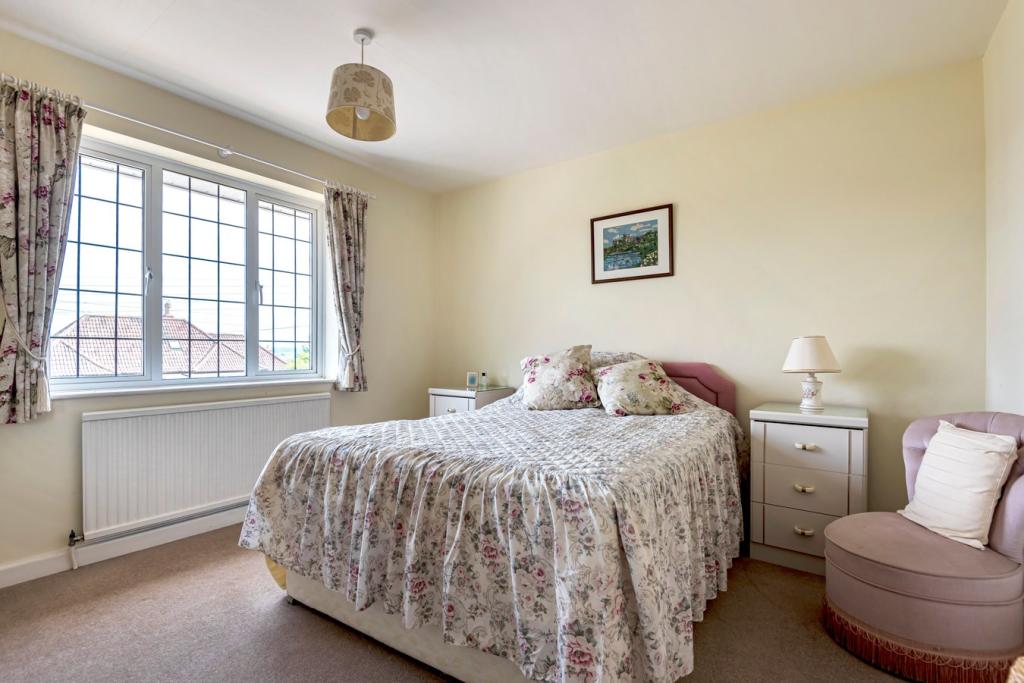 Ensuite bedroom (2)
