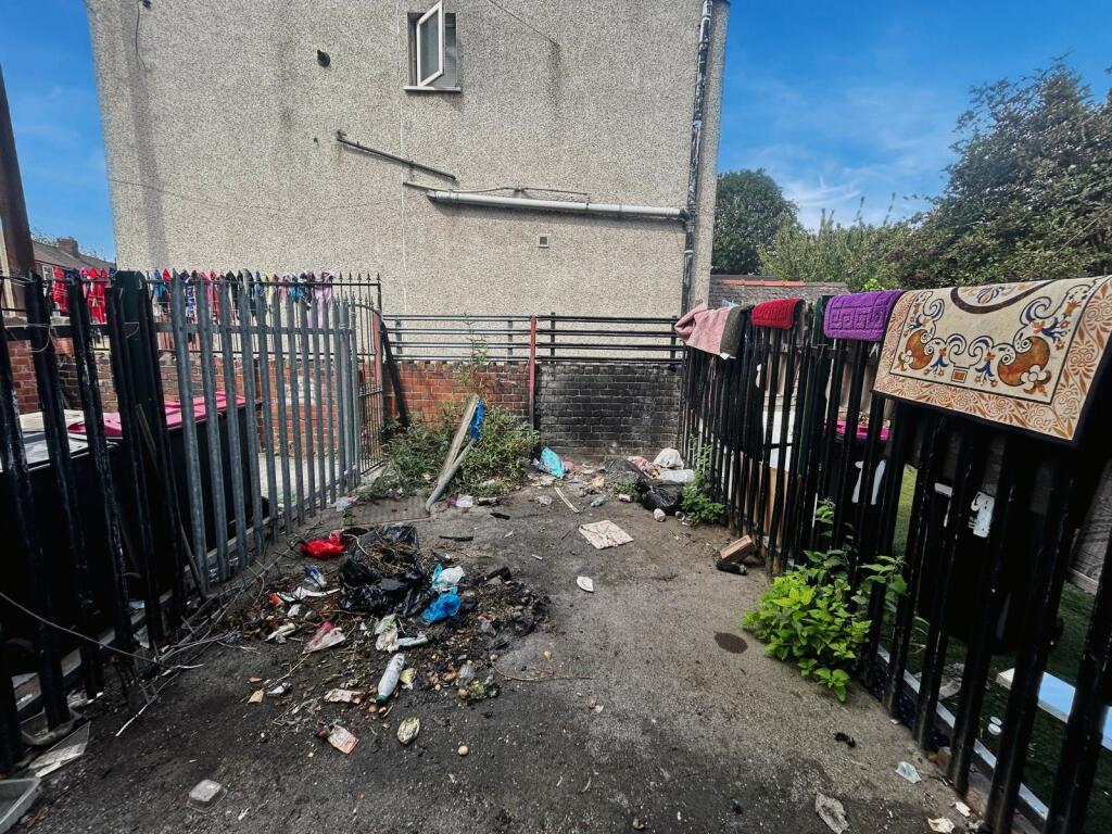 Newrear T202511031936.jpg