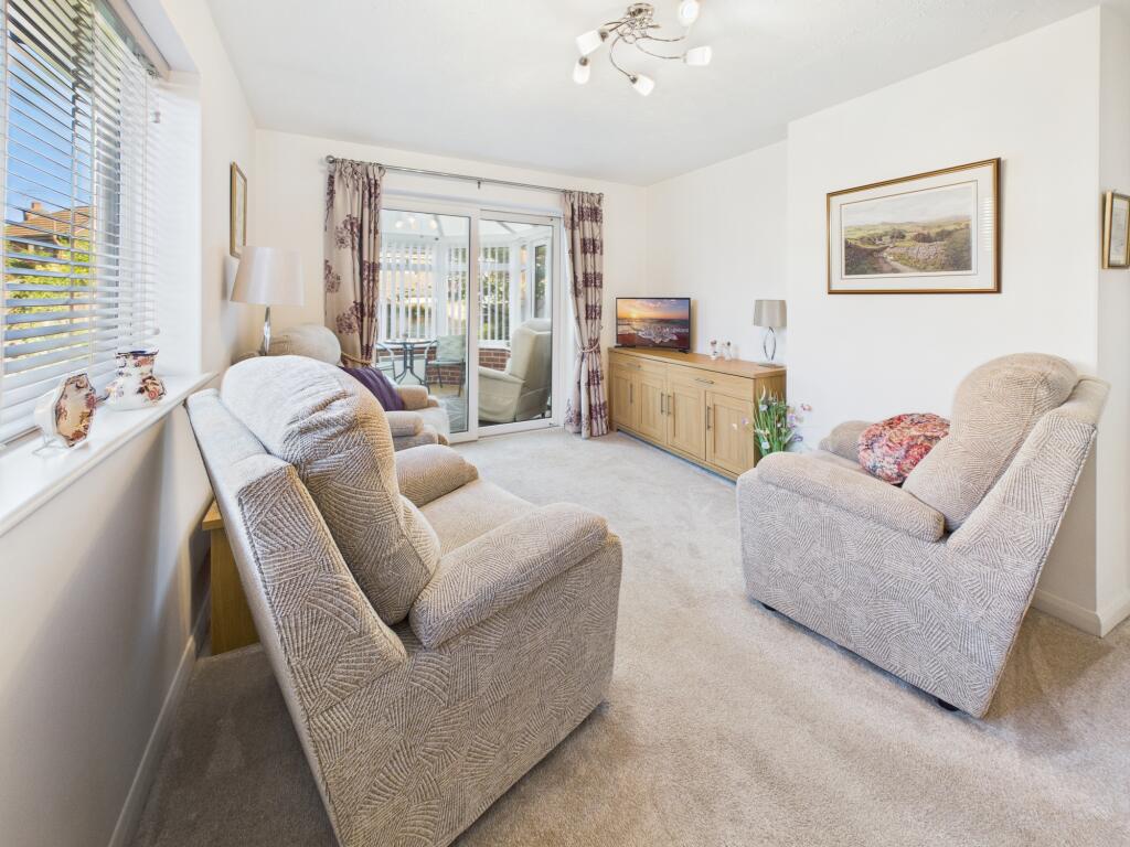 CAM02871G0-PR0634-STILL006