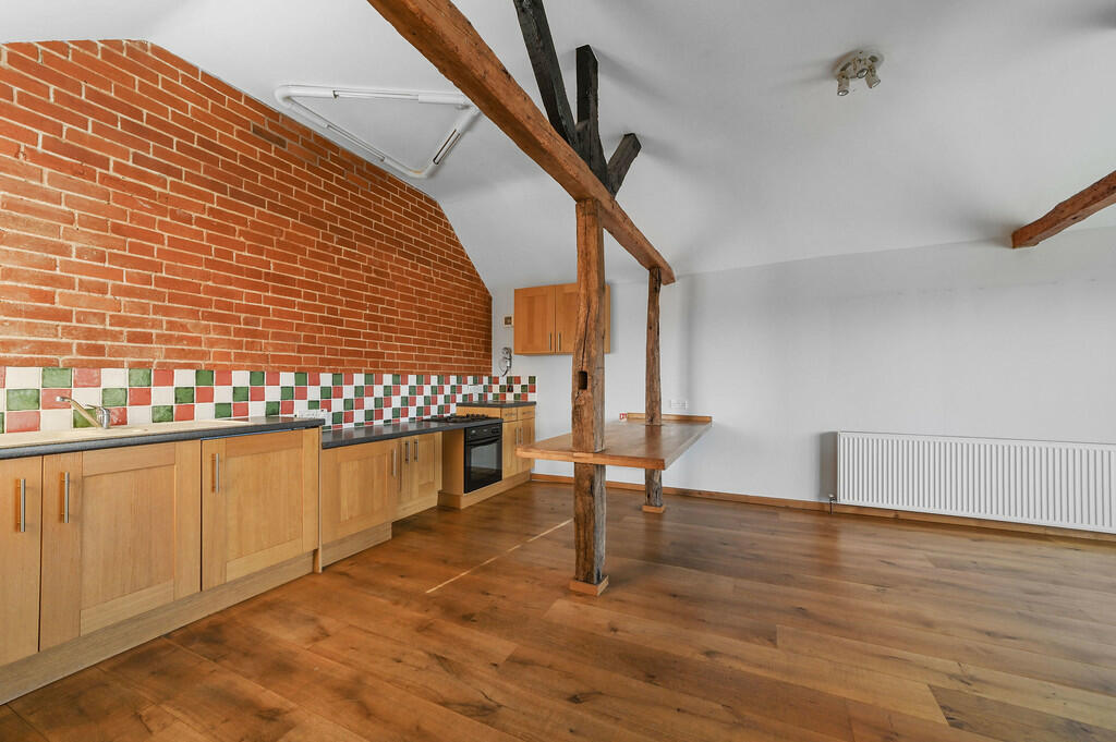 PT-TV-HillTopHous...