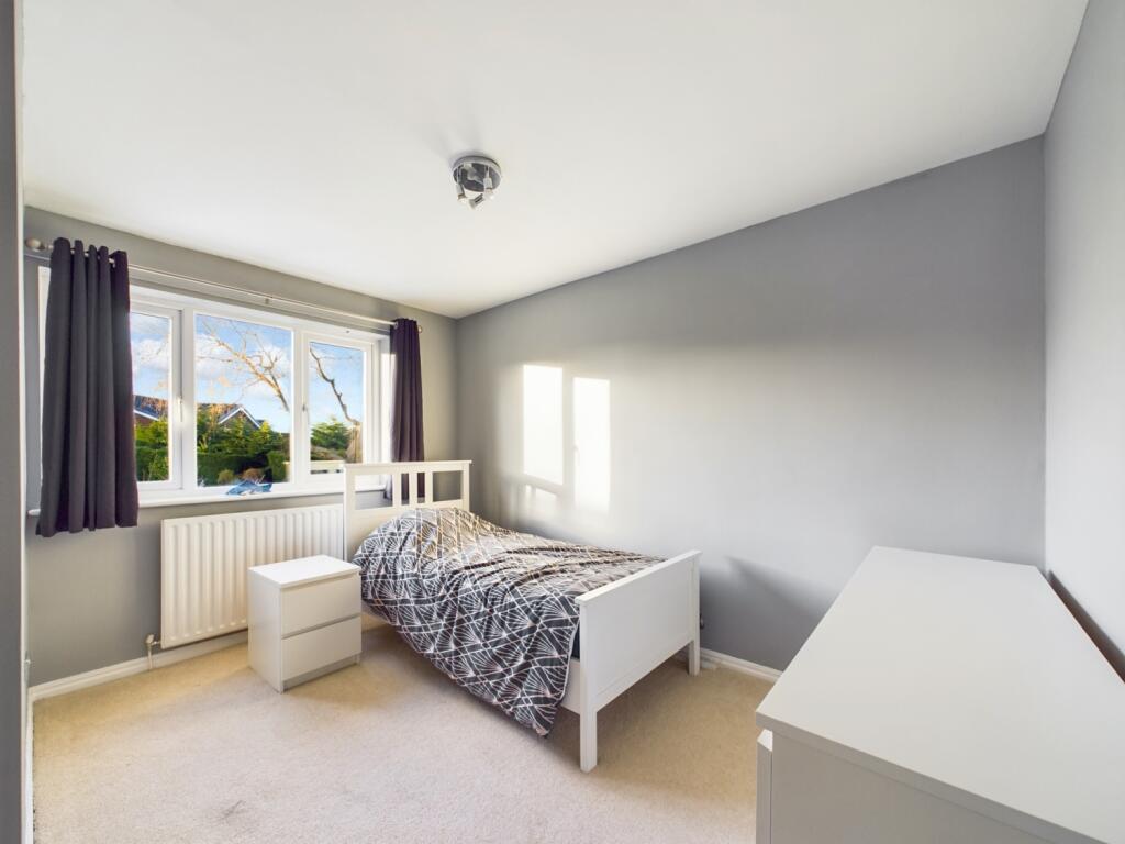 CAM02195G0-PR0056-STILL018