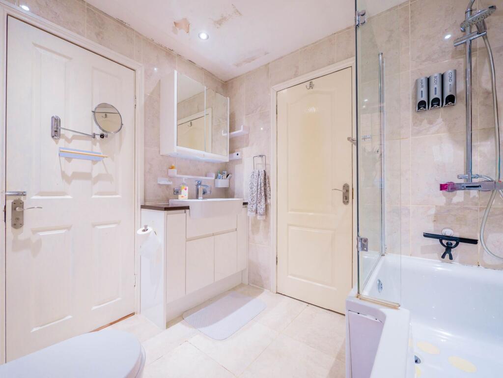 Main Bathroom