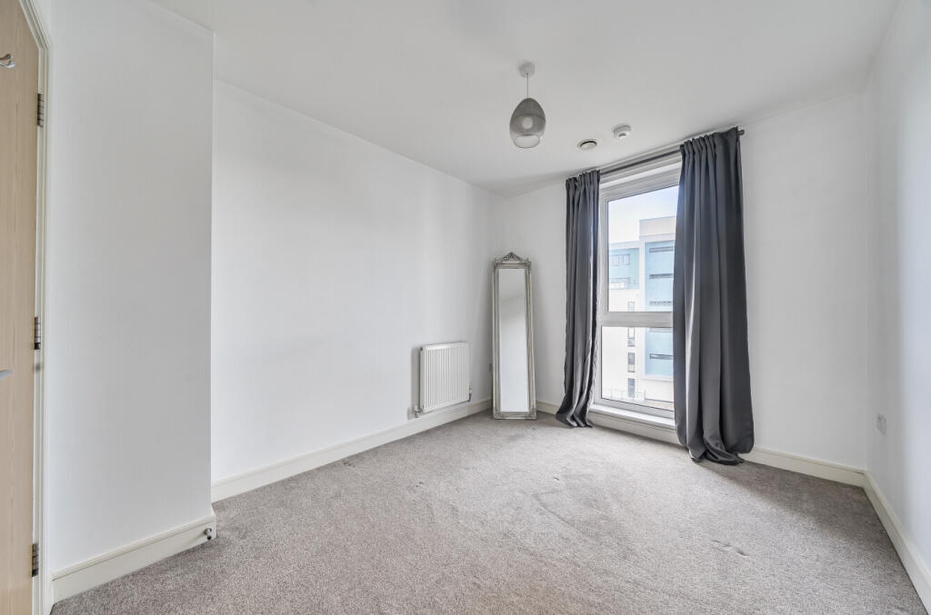 1347733-13-68b9b5...