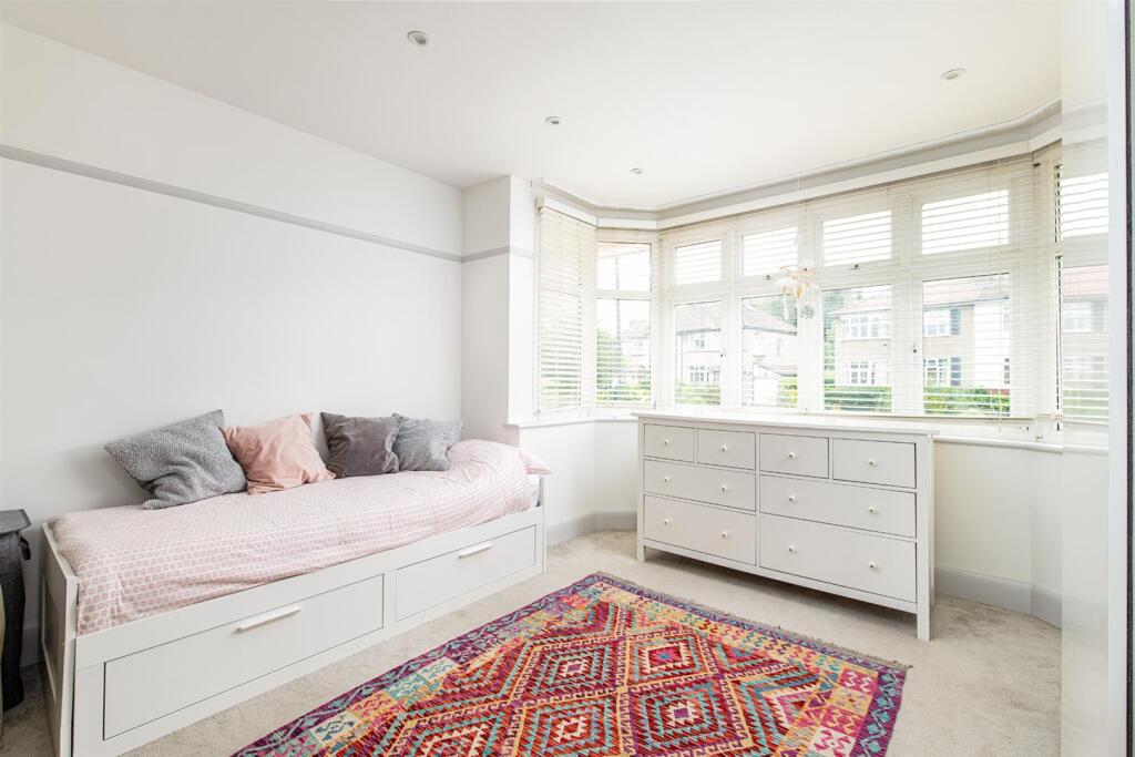 Bedroom2_2.jpg