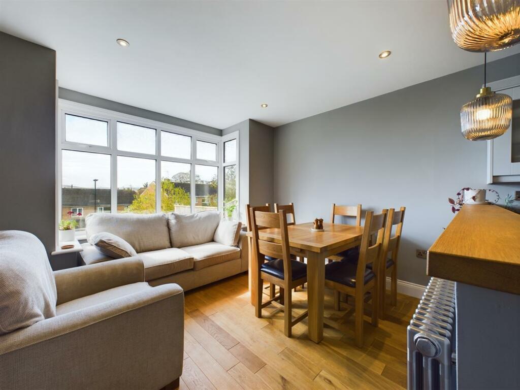 Dining Area.jpg