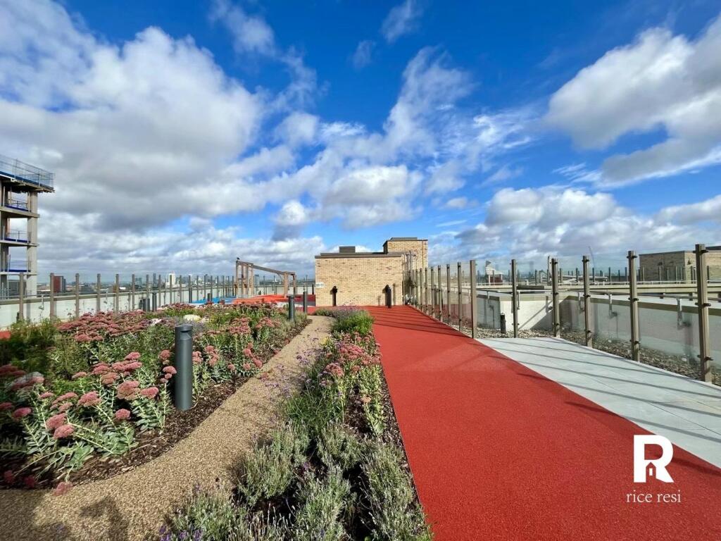 Eden House - Roof Top Running Track