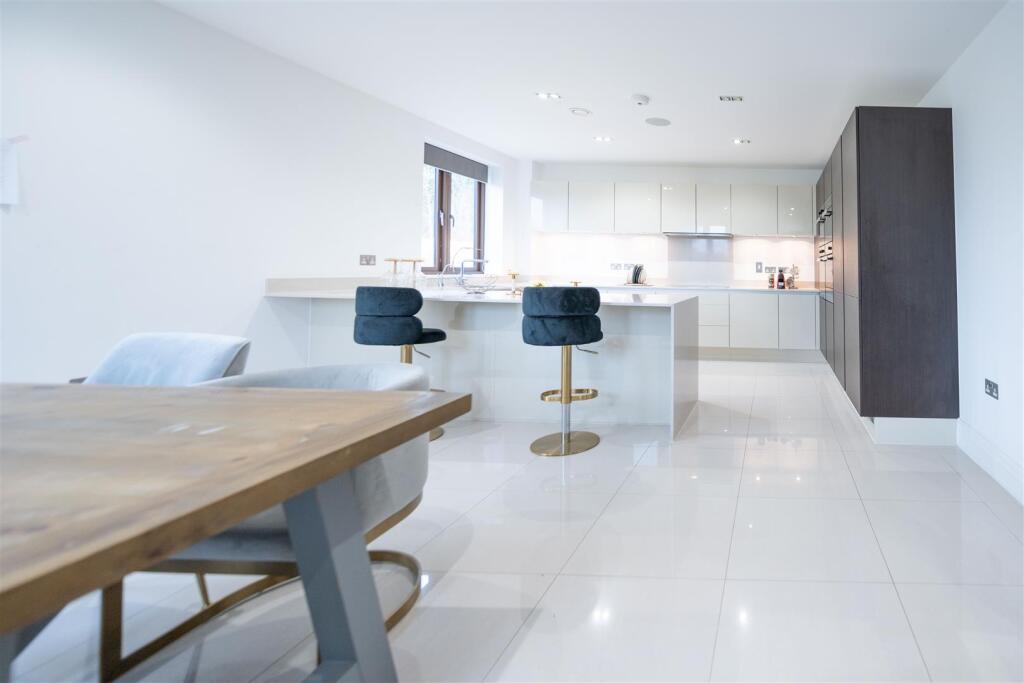 Kitchen                      .jpg