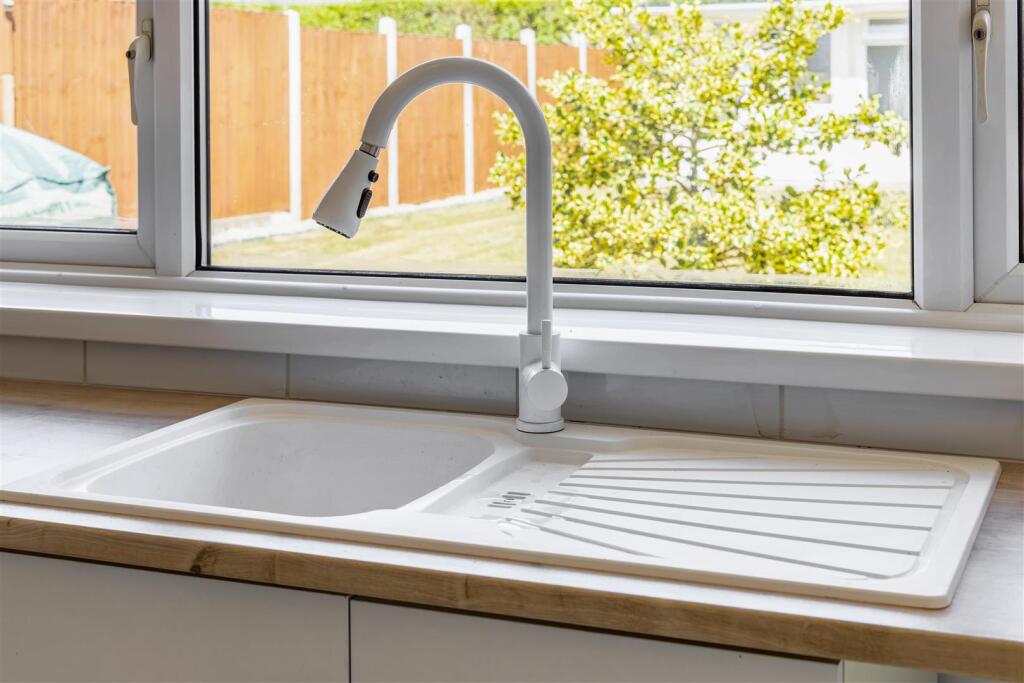 35 Rochford Tower Lane (Fishtoft)-29.jpg