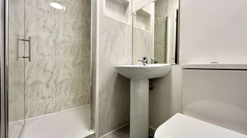 En-Suite to Bedroom 2