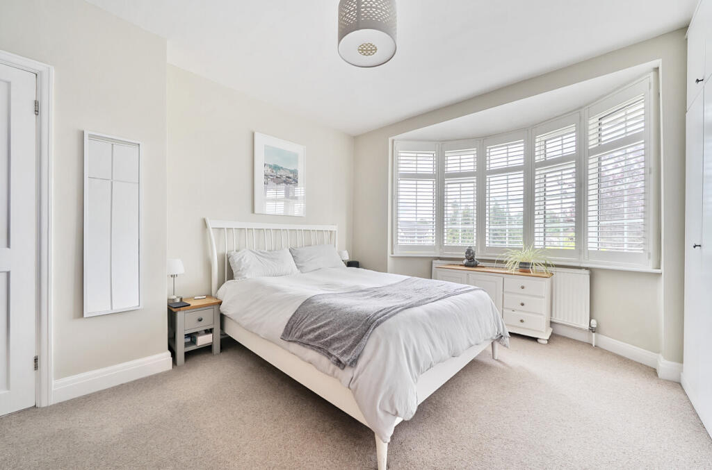 1303308-15-684084...