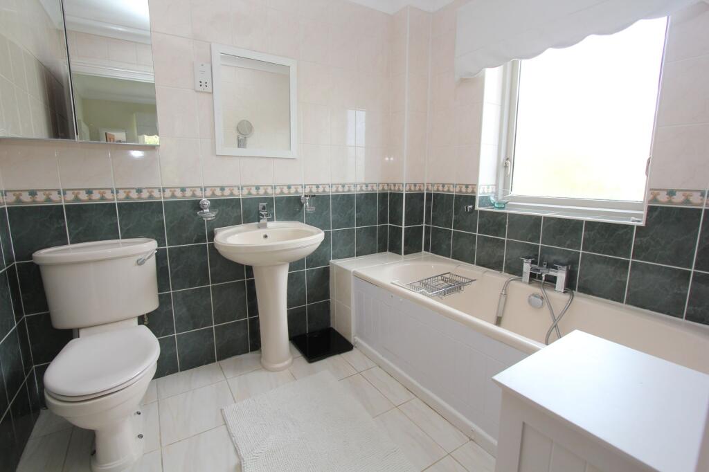 En-Suite Bathroom
