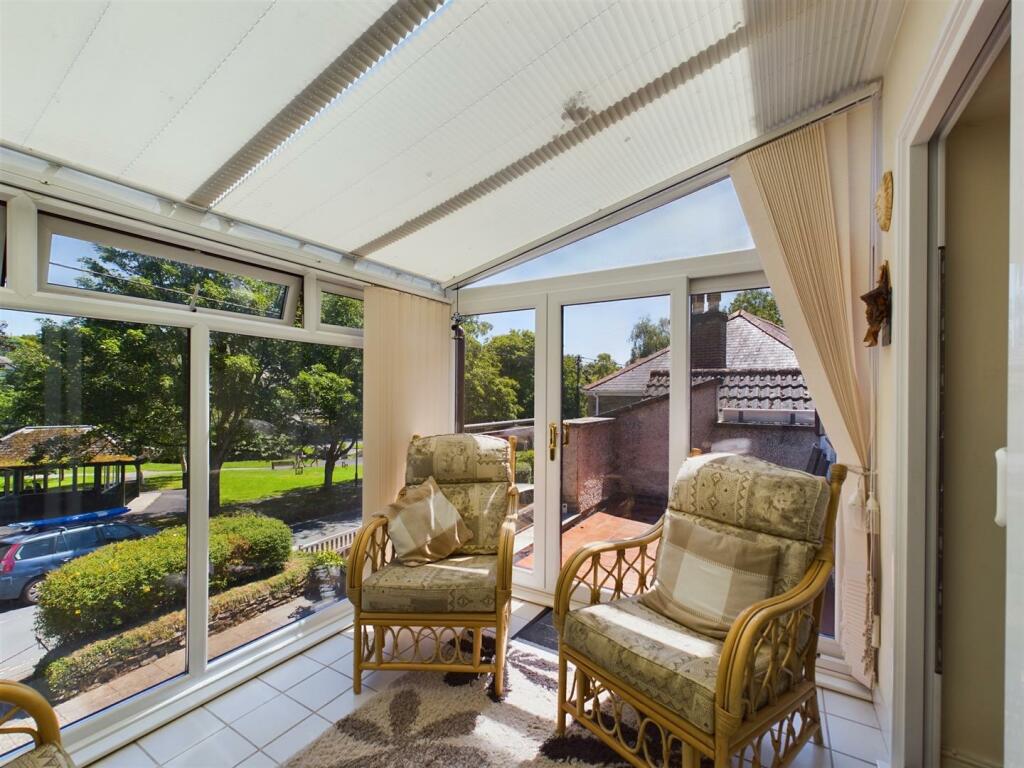 Conservatory and terrace.jpg