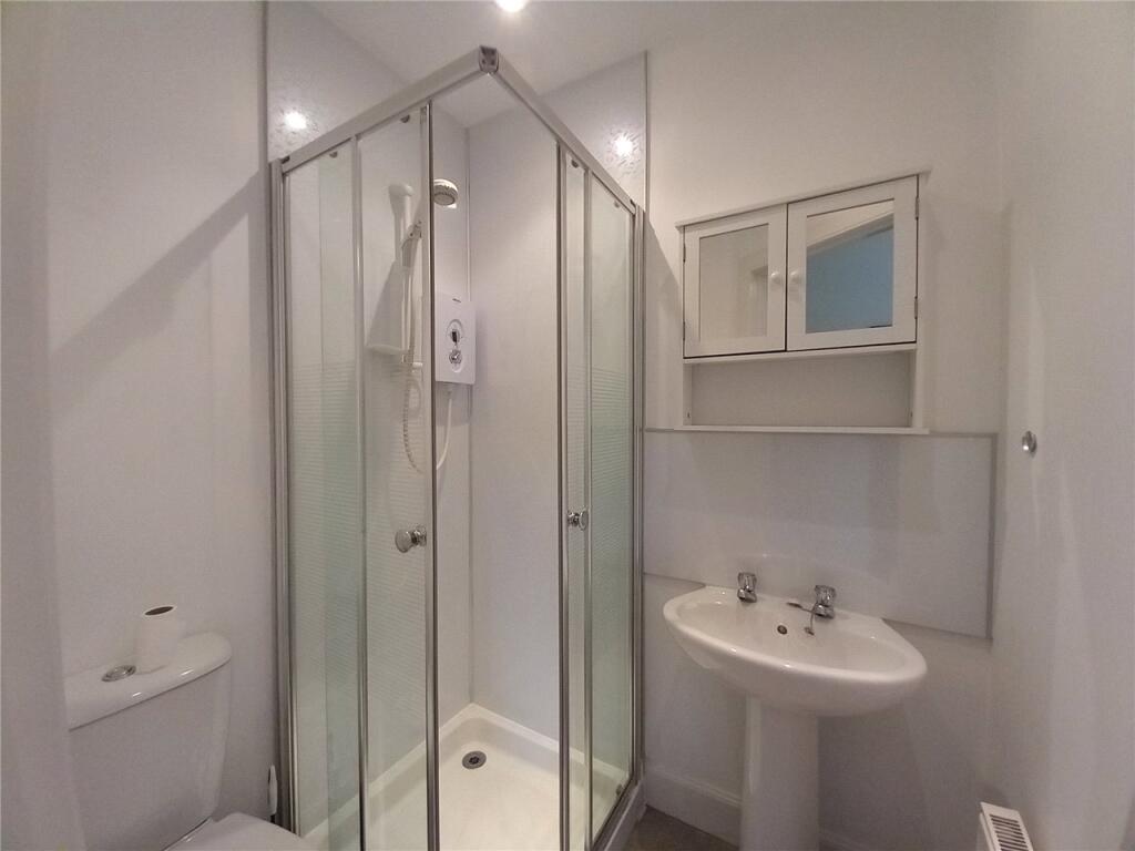 Bed 1 Ensuite Shower