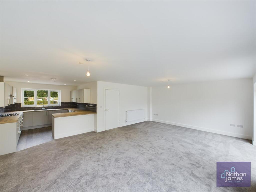 Open Plan Lounge / Dining / Kitchen
