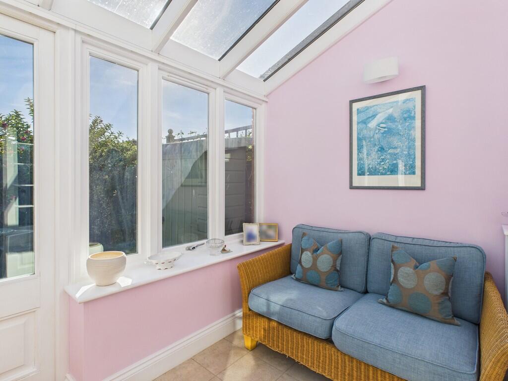 CAM05068G0-PR0052...