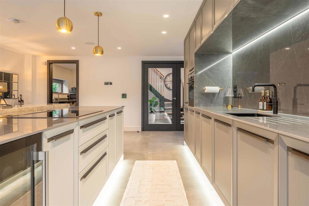 Blackthorn Barn - by Visually Rich 08957.jpg