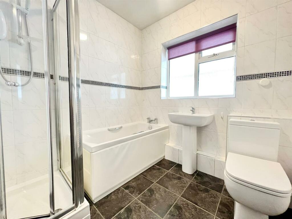 bathroom (3).jpg