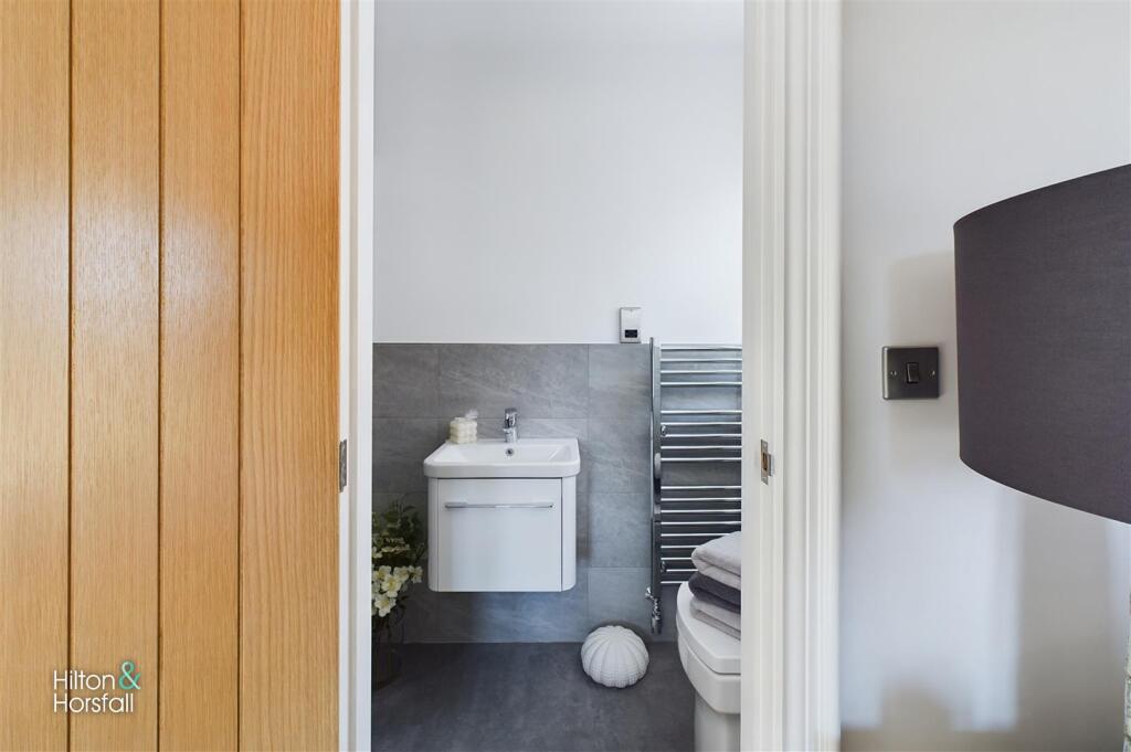 Internal Photo (Plot 8)