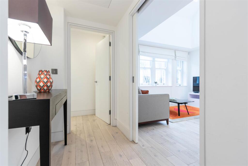 hallway (1 of 1).jpg