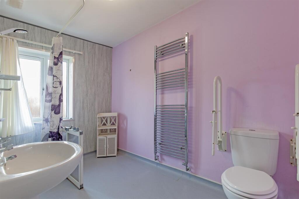 Shower Room-1.jpg