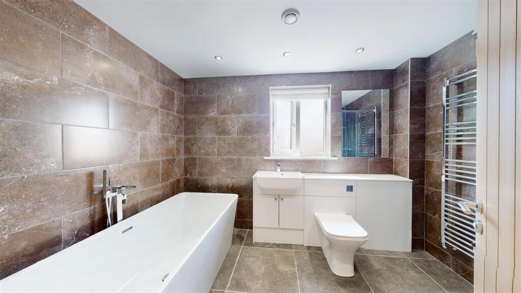 Stoney Acres 2 Bathroom.jpg