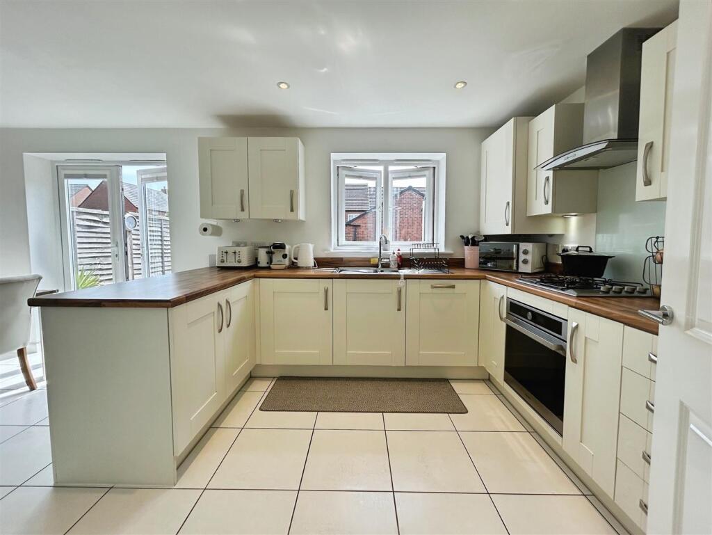 e5eda923-4-4A00-8ADF-FAFB1E5A120F-1141-000000E325B