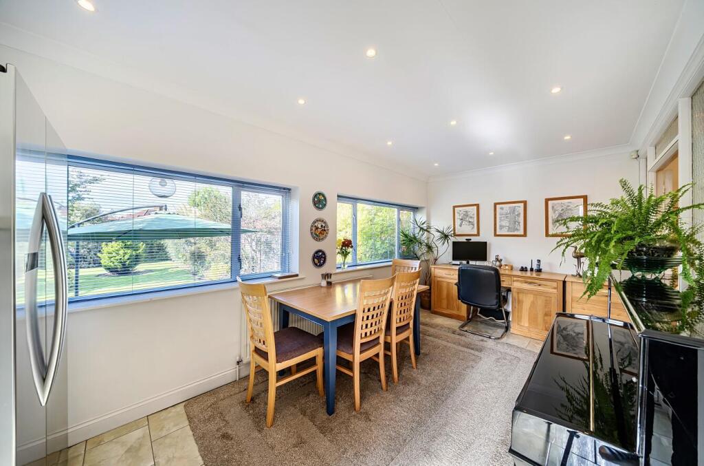 Davidson Frost-Wellings, DFW, Kynance Gardens, Sta