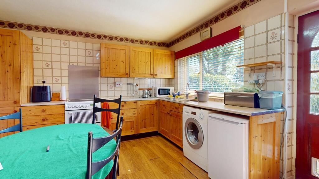KITCHEN/BREAKFAST ROOM