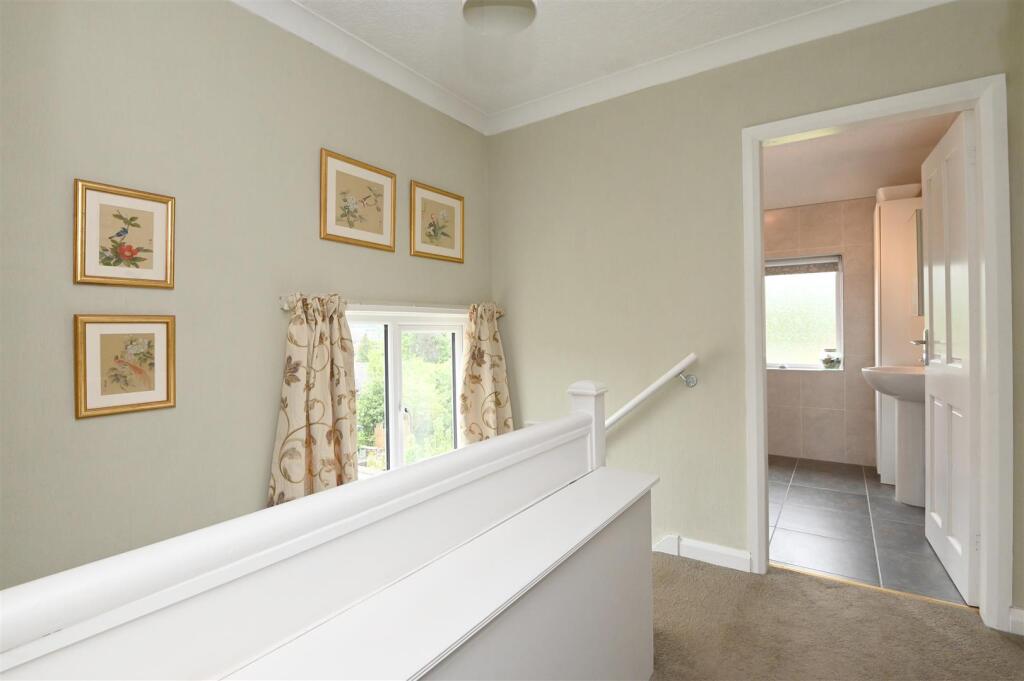 First floor landing.jpg