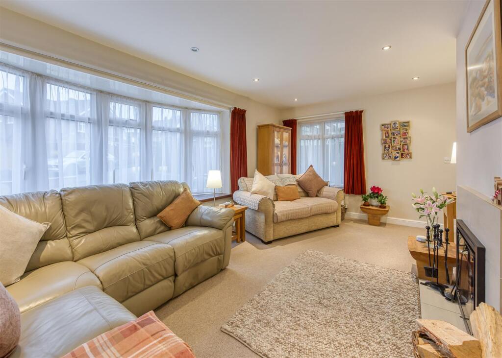 2 Glendale Drive-Living Room (2).jpg