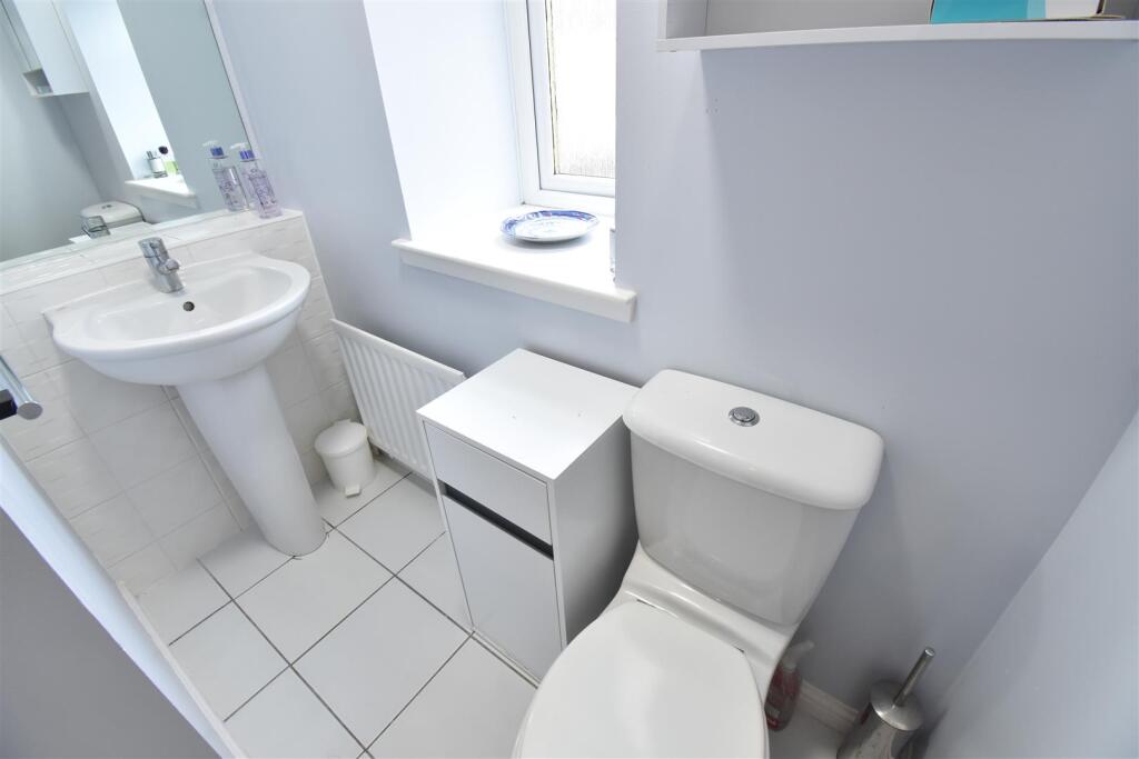 EN-SUITE SHOWER ROOM.JPG