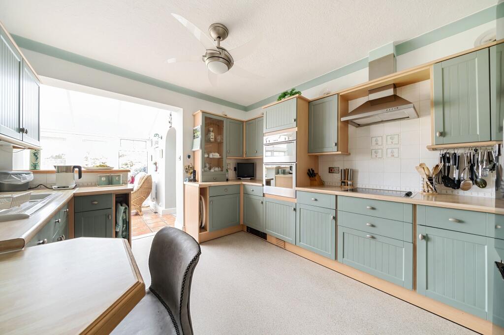 Kitchen/Dining Room (2)