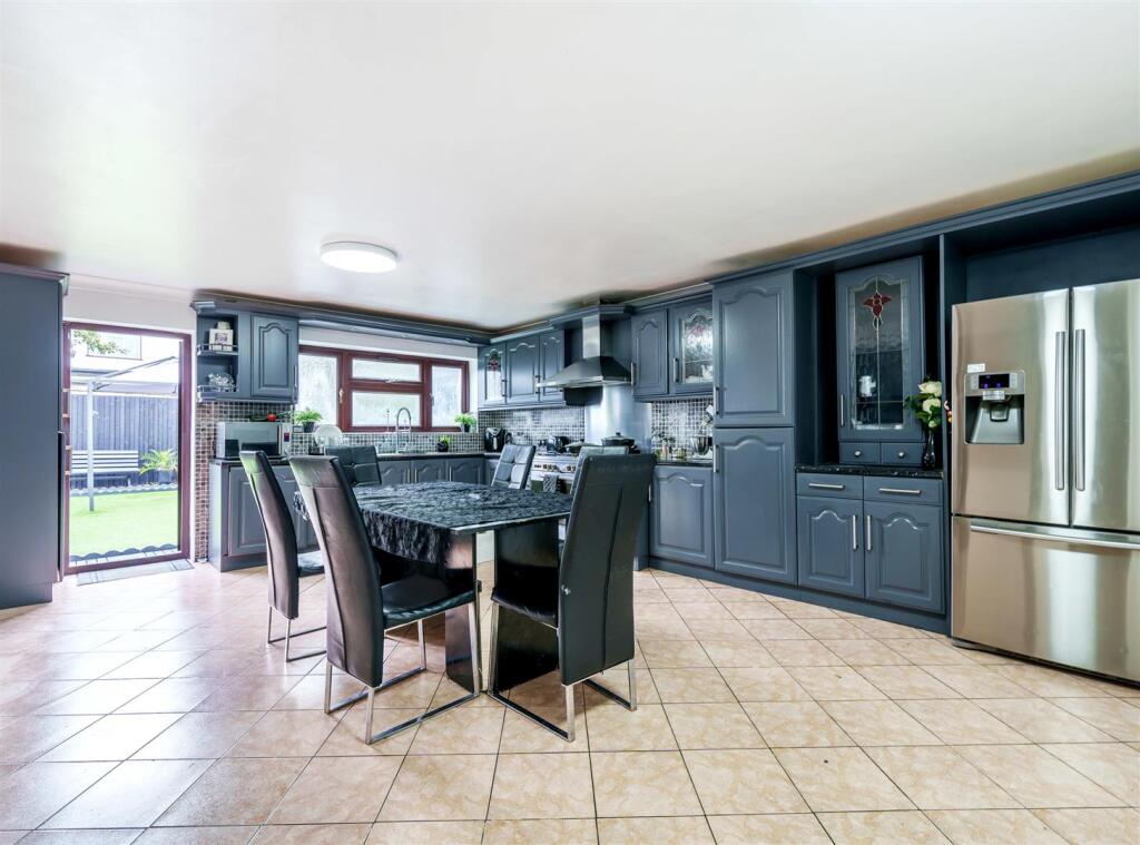 Fleetwood Road (4).jpg