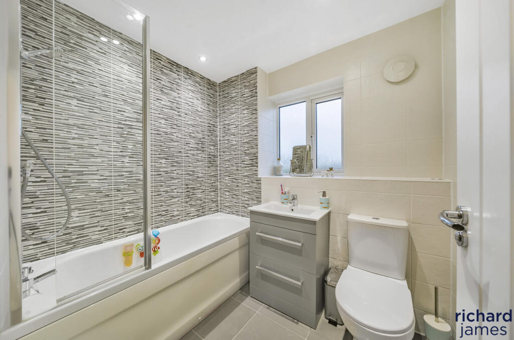 2364f686-7345-480...