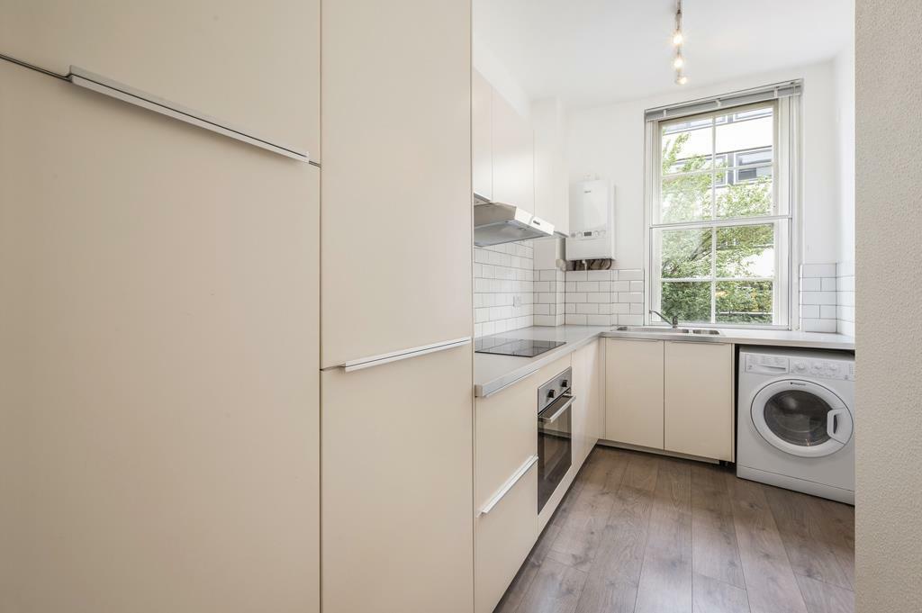 kitchen (2).jpg