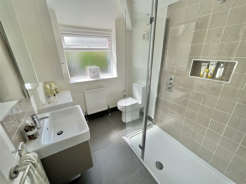 Shower Room.jpg