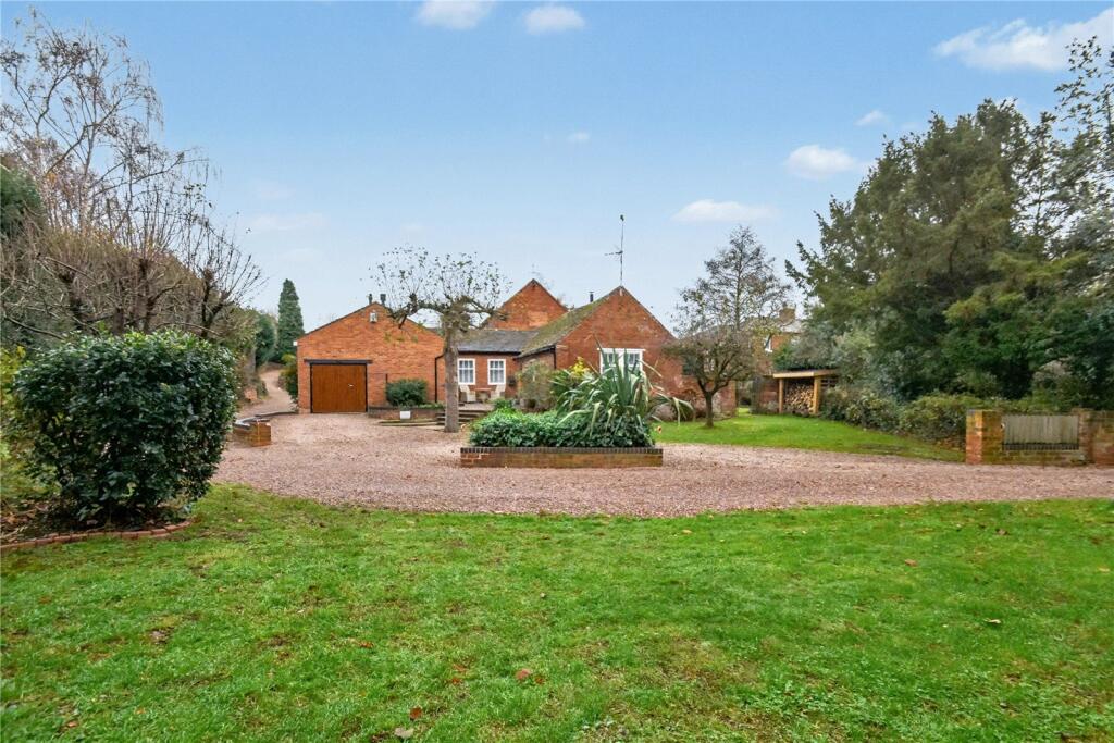 Whitlenge Lane, Hartlebury, Kidderminster, Worcestershire, DY10