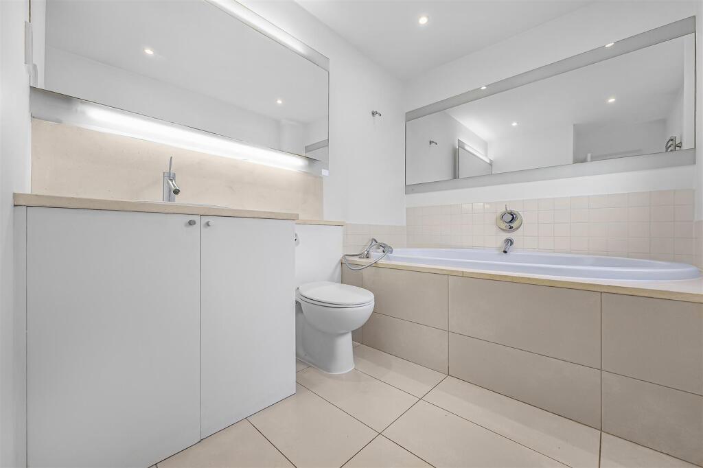 bathroom1 (1).jpg