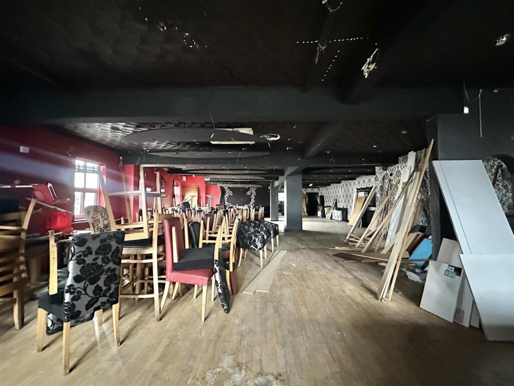 FIRST FLOOR FUNCTION ROOM