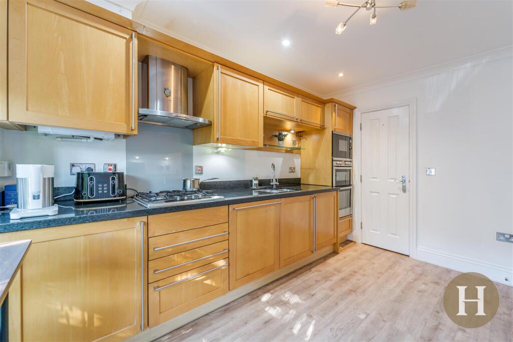 Hadleigh Estate Agents-4.jpg