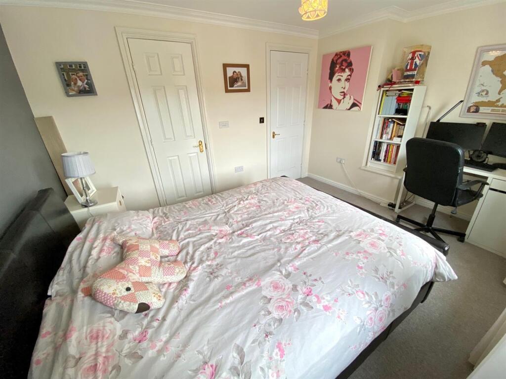 bedroom9.jpg