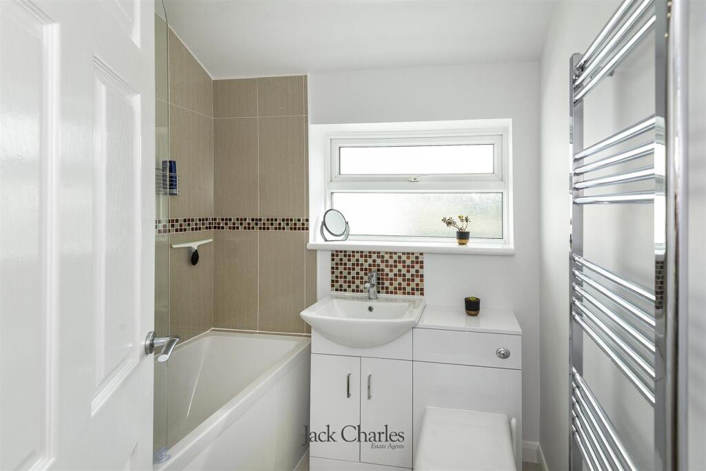 14 Fleming Way, TN10 4RU 012.jpg