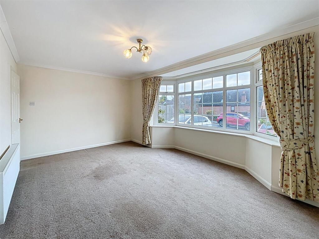 Mercia Avenue, Kenilworth