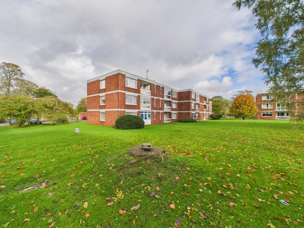 CAM02023G0-PR0176-STILL027