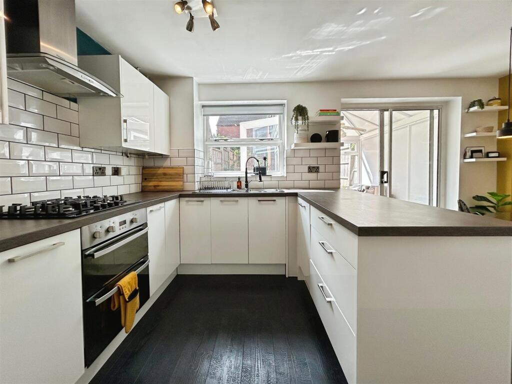 c9007905-3-44B9-A559-2E3AAEAAF285-8248-000004CD0A4