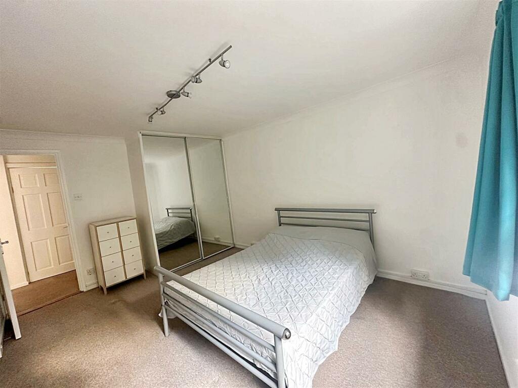 PHOTO 5 (Large).jpg