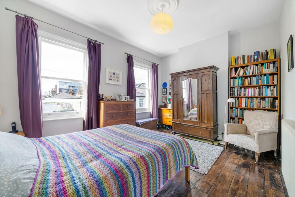 Bedroom 1.jpg
