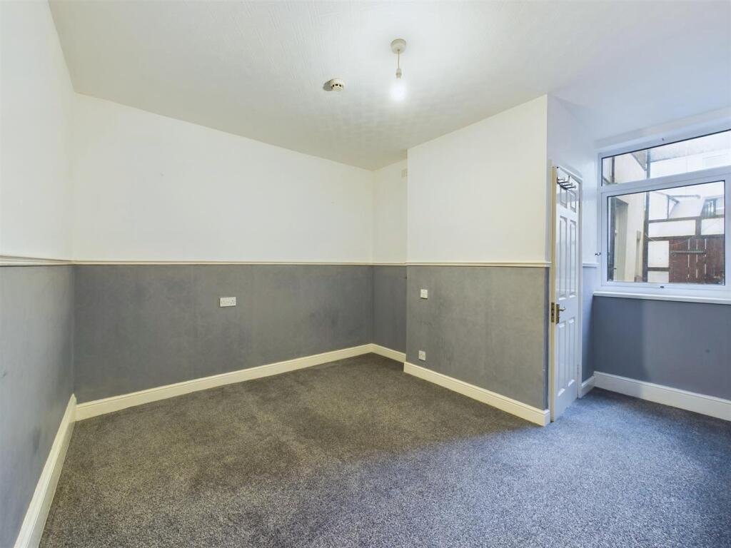 Bedroom:
